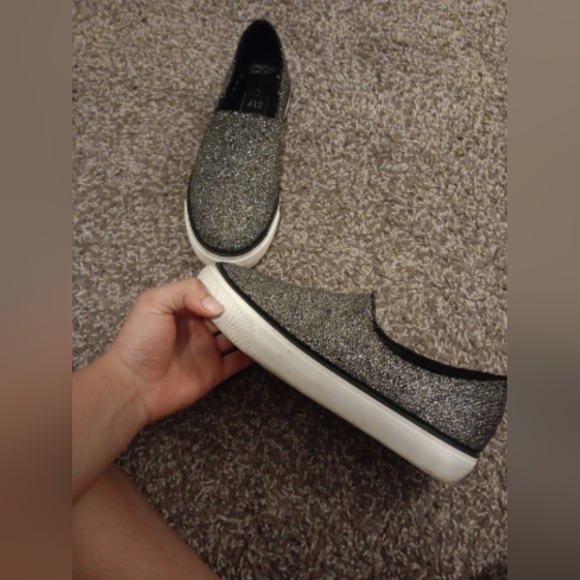 Gap slip ons - Picture 2 of 3